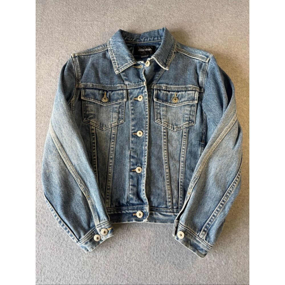 VTG Y2K Xhilaration trucker style denim jacket S